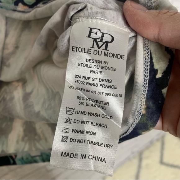 Etoile Du Monde Watercolor Scenic Tree Print V-Neckline Long Sleeve Top - Picture 10 of 12